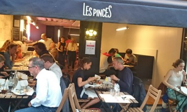 Terrace of les pinces restaurant