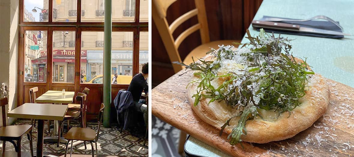 Le Café du Coin à Paris, un bistrot lumineux avec de grandes fenêtres donnant sur la rue. Une focaccia gourmande garnie de fromage fondant, de jeunes pousses et de parmesan, servie sur une planche en bois.